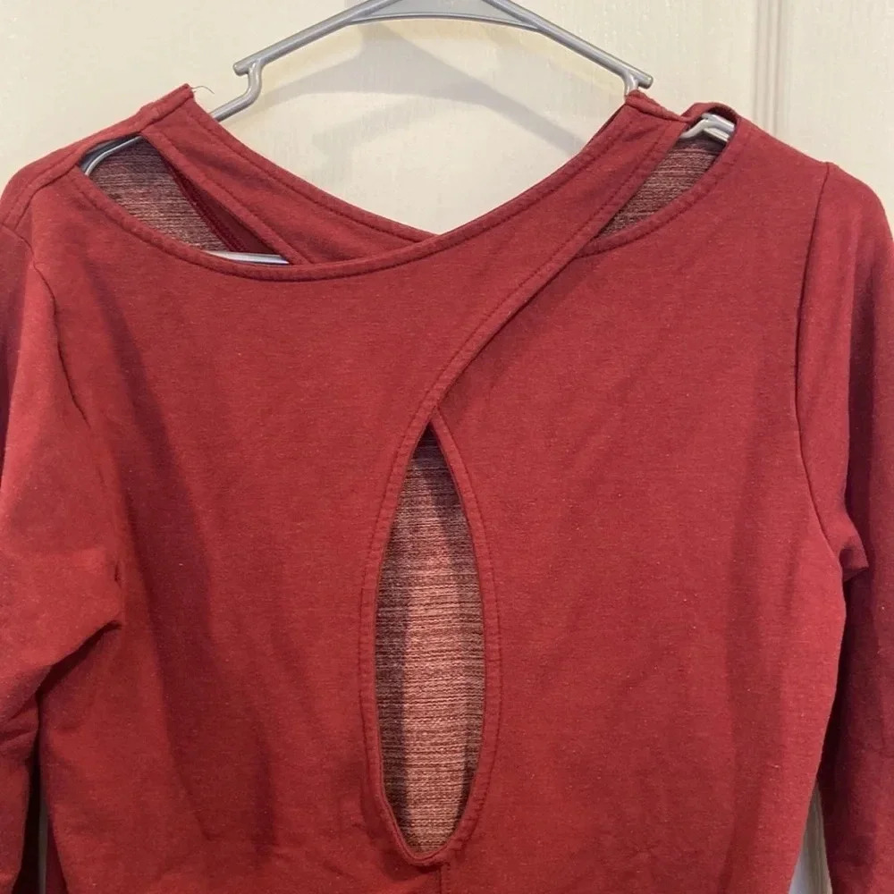 BCG long sleeve athletic shirt, size small maroon - Picture 5 of 6